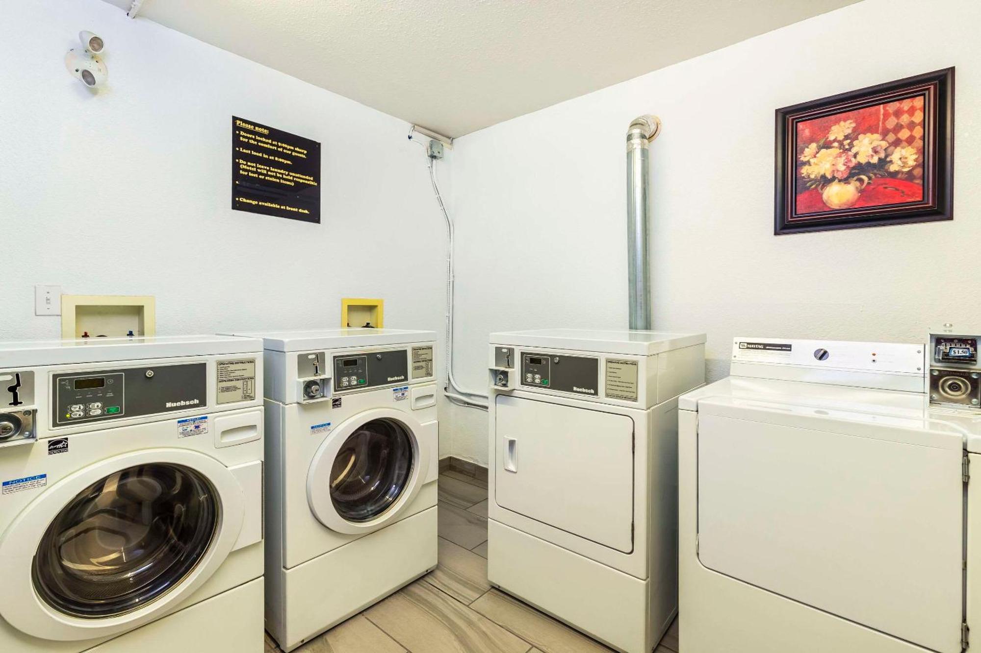 Comfort Inn & Suites Йорктон Екстер'єр фото