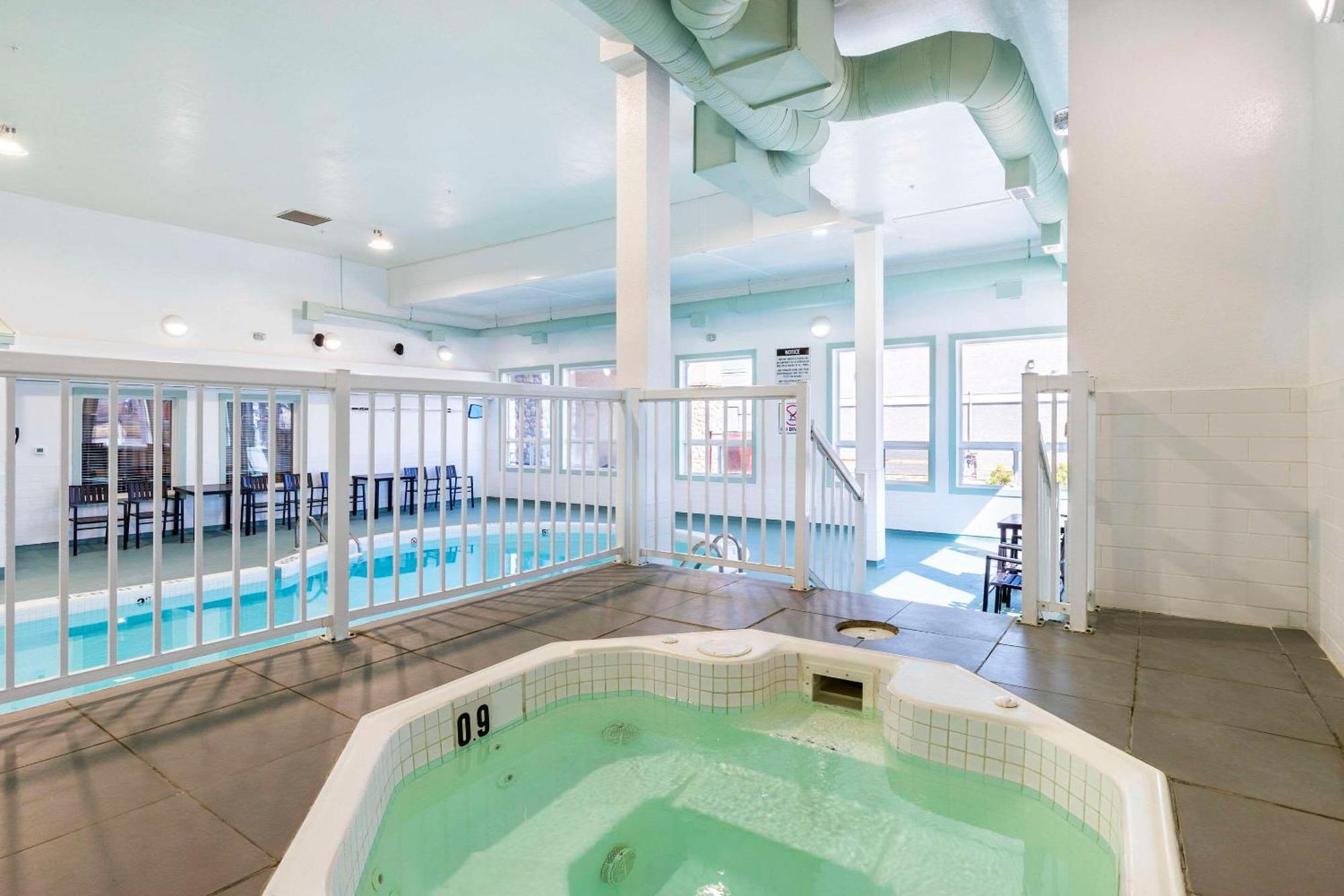 Comfort Inn & Suites Йорктон Екстер'єр фото