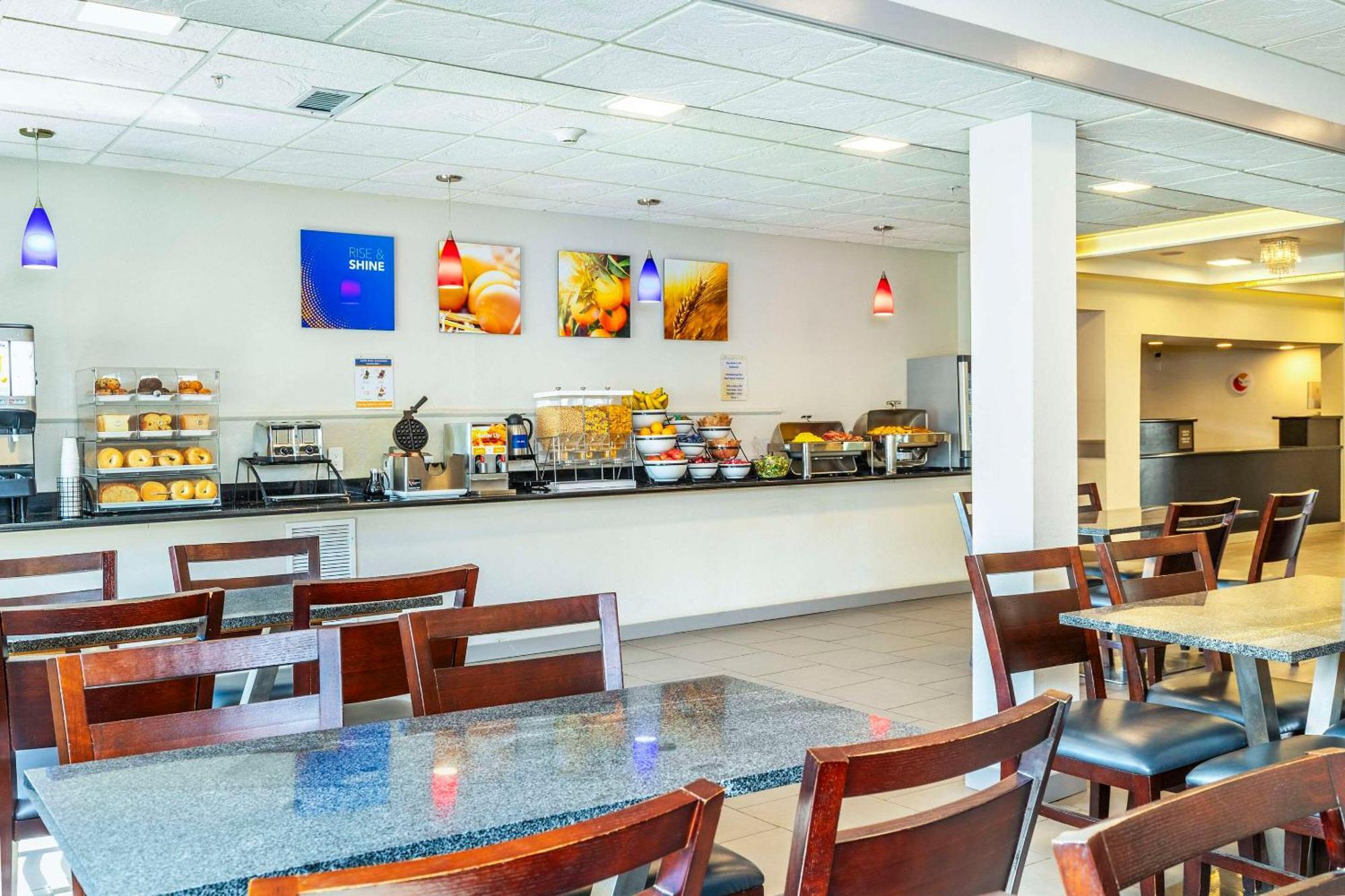 Comfort Inn & Suites Йорктон Екстер'єр фото