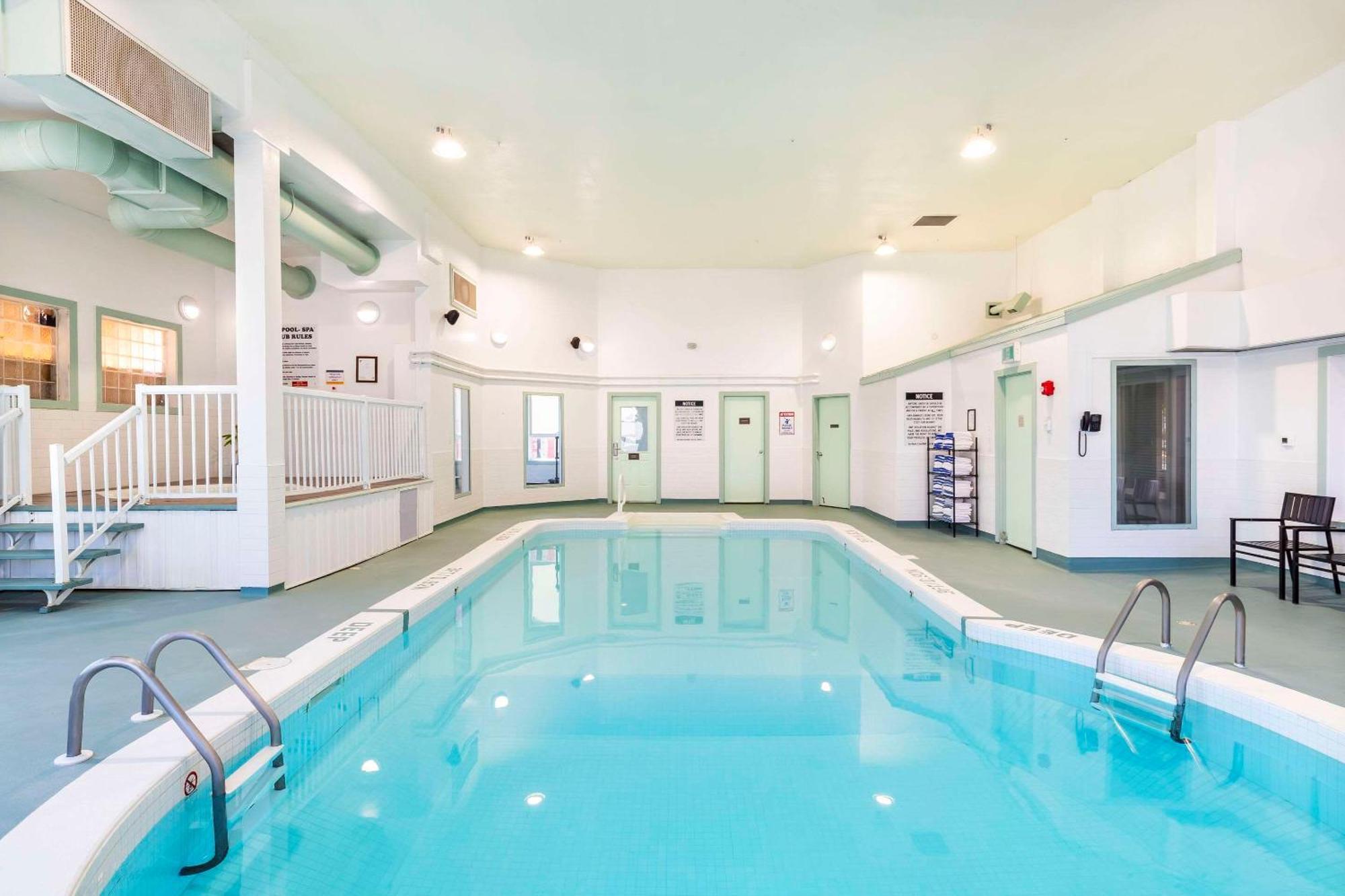 Comfort Inn & Suites Йорктон Екстер'єр фото