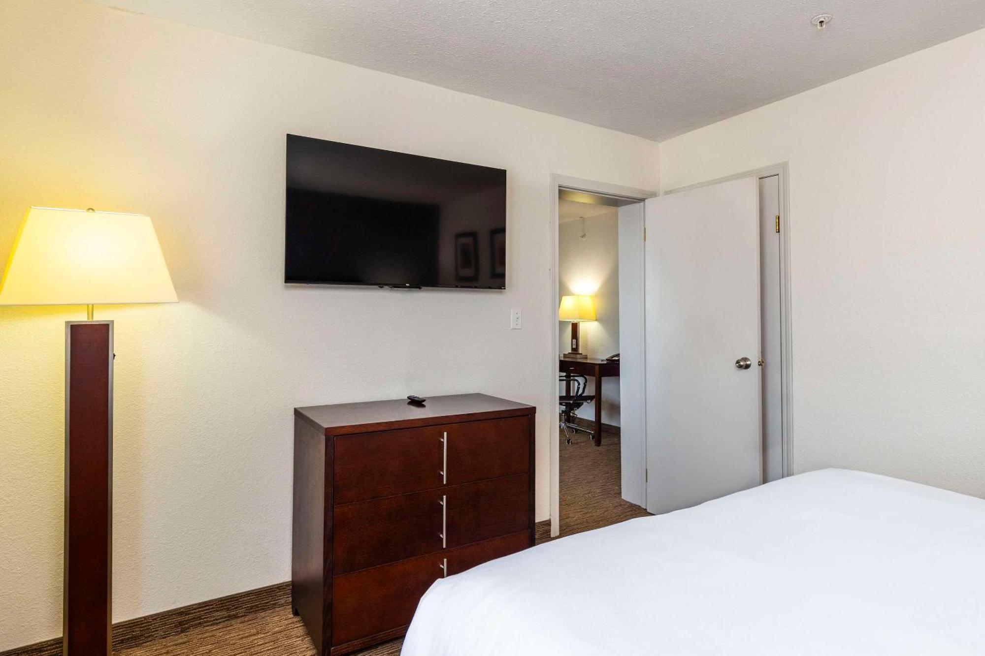 Comfort Inn & Suites Йорктон Екстер'єр фото