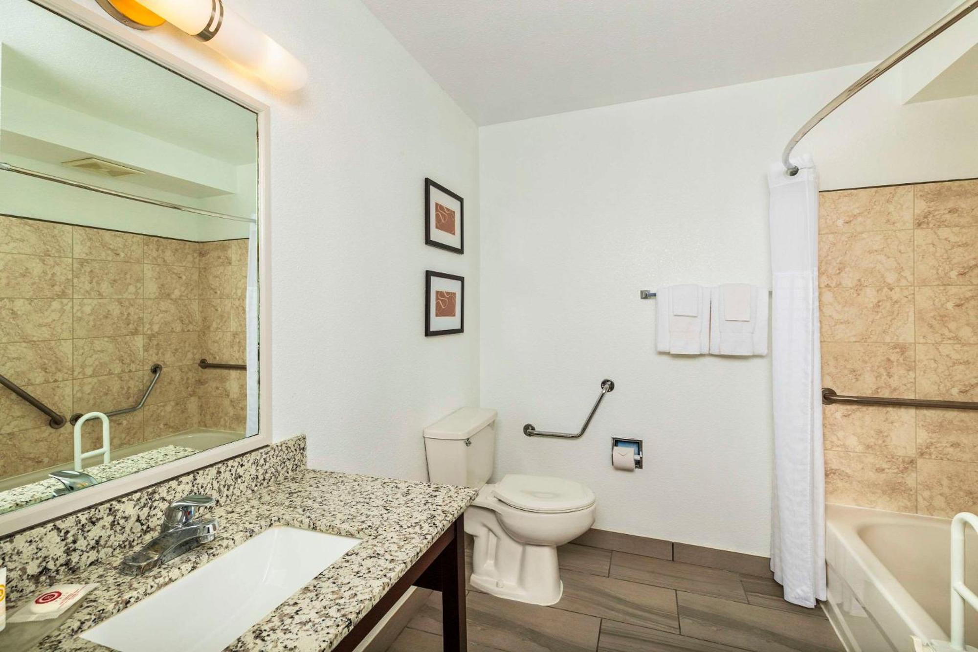Comfort Inn & Suites Йорктон Екстер'єр фото