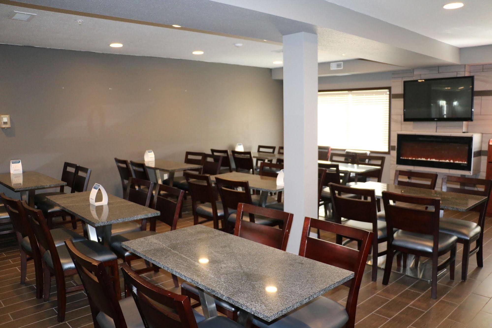 Comfort Inn & Suites Йорктон Екстер'єр фото