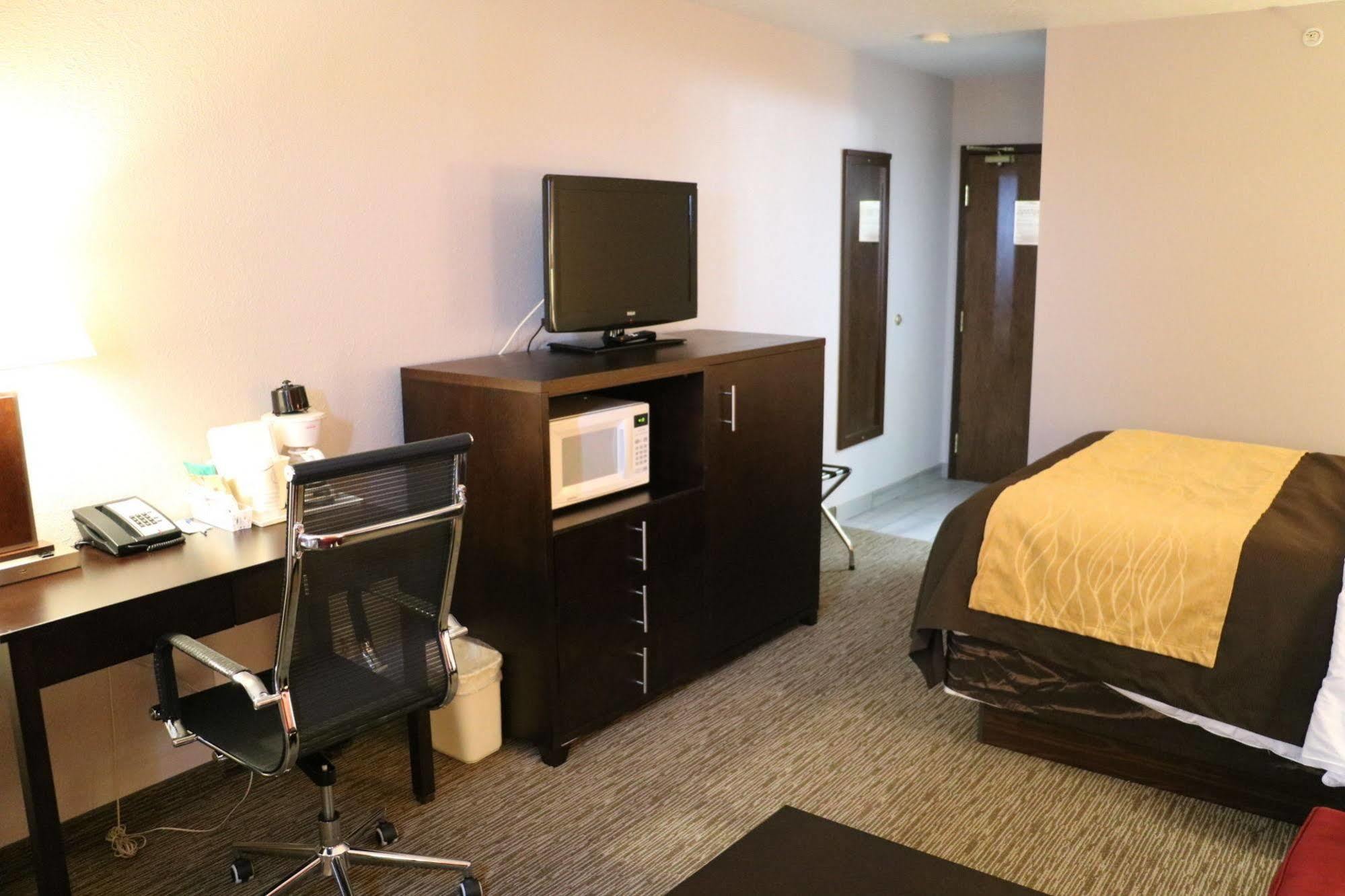 Comfort Inn & Suites Йорктон Екстер'єр фото